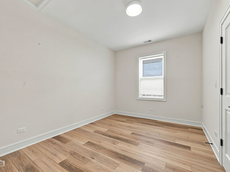 4607 S Prairie Avenue Chicago IL 60653