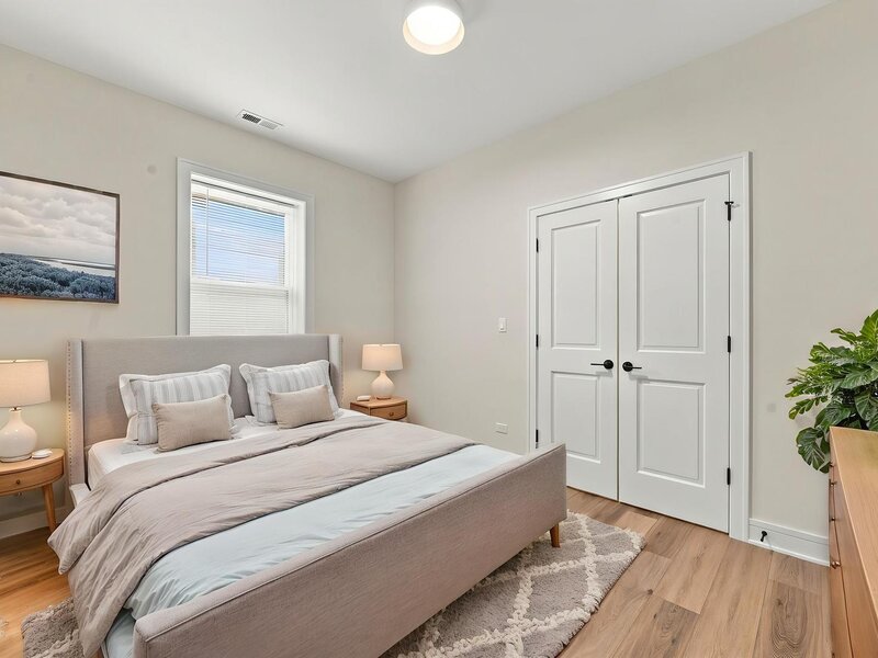 4607 S Prairie Avenue Chicago IL 60653
