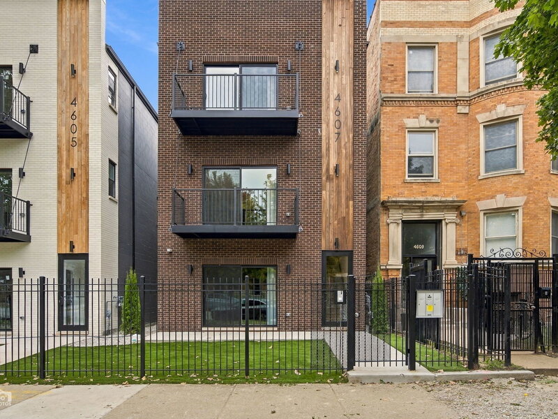 4607 S Prairie Avenue Chicago IL 60653