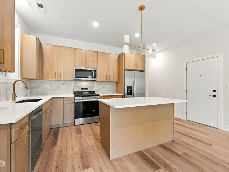 4607 S Prairie Avenue Chicago IL 60653