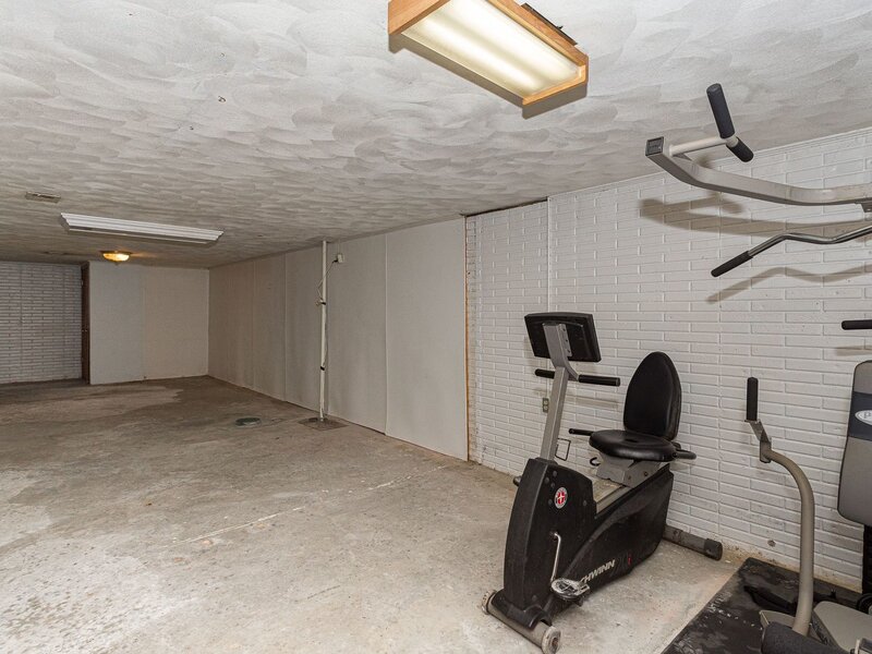 2524 W 43rd Street Davenport IA 52806