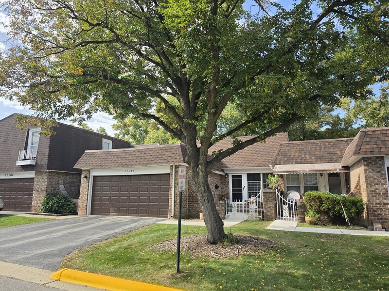 1 Holyoke Lane Villa Park IL 60181
