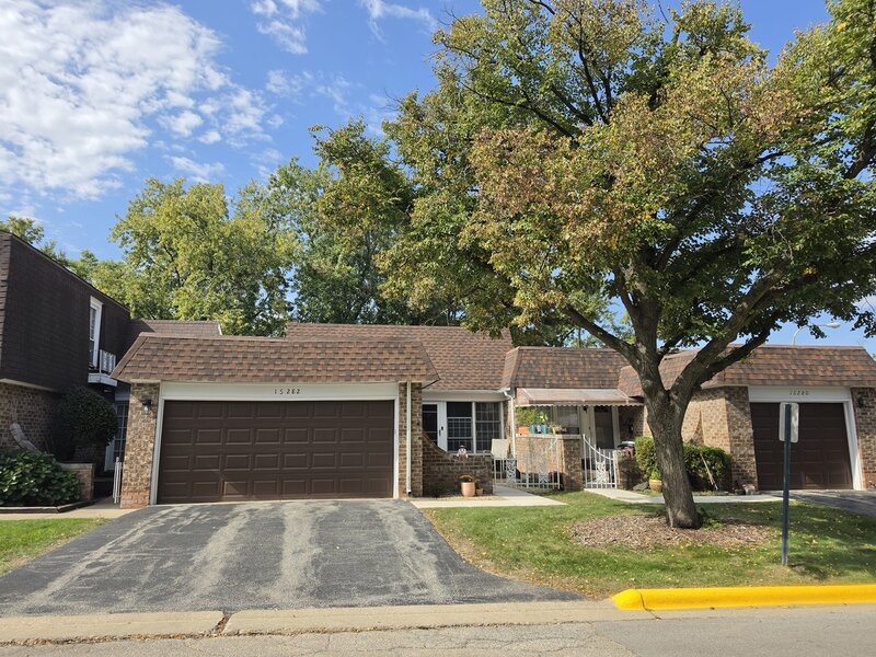 1 Holyoke Lane Villa Park IL 60181