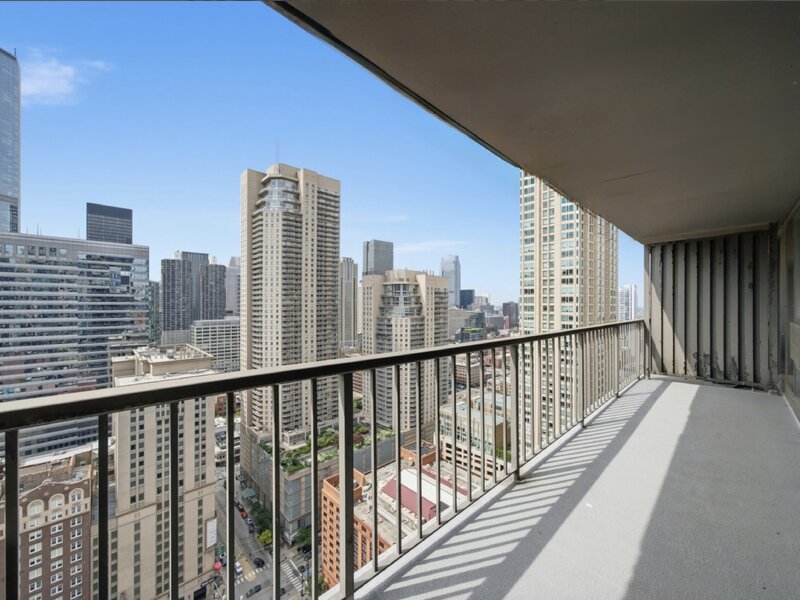 10 E Ontario Street Chicago IL 60611