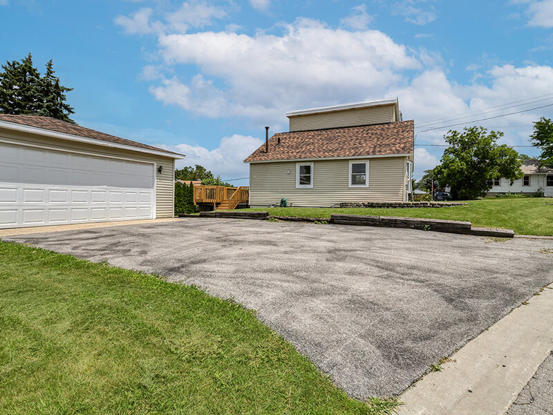 521 Mccarthy Road Lemont IL 60439