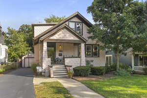 Photo of 4821 Saratoga Avenue Downers Grove IL 60515