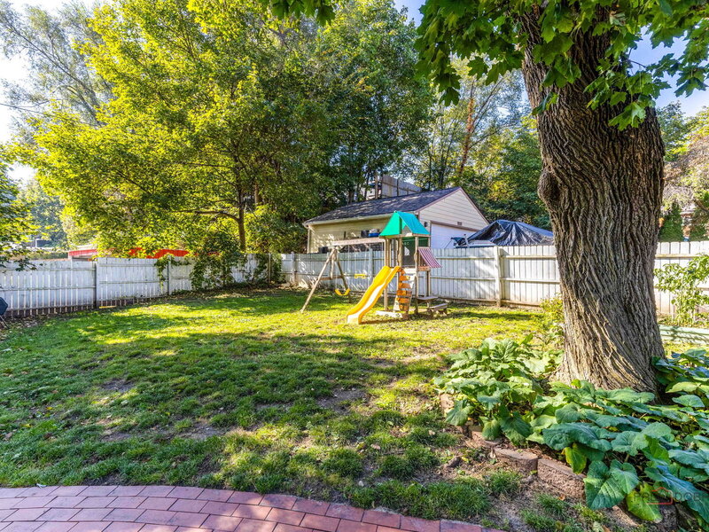 519 Laurel Street Elgin IL 60120