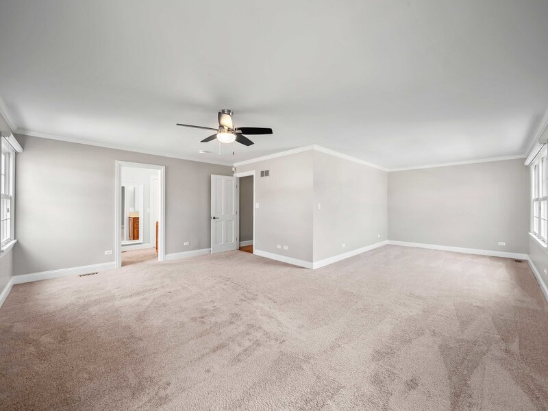 1029 N Carlyle Lane Arlington Heights IL 60004