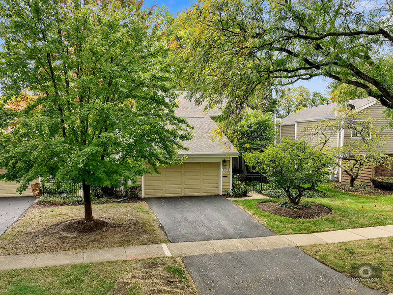2098 Creekside Drive Wheaton IL 60189