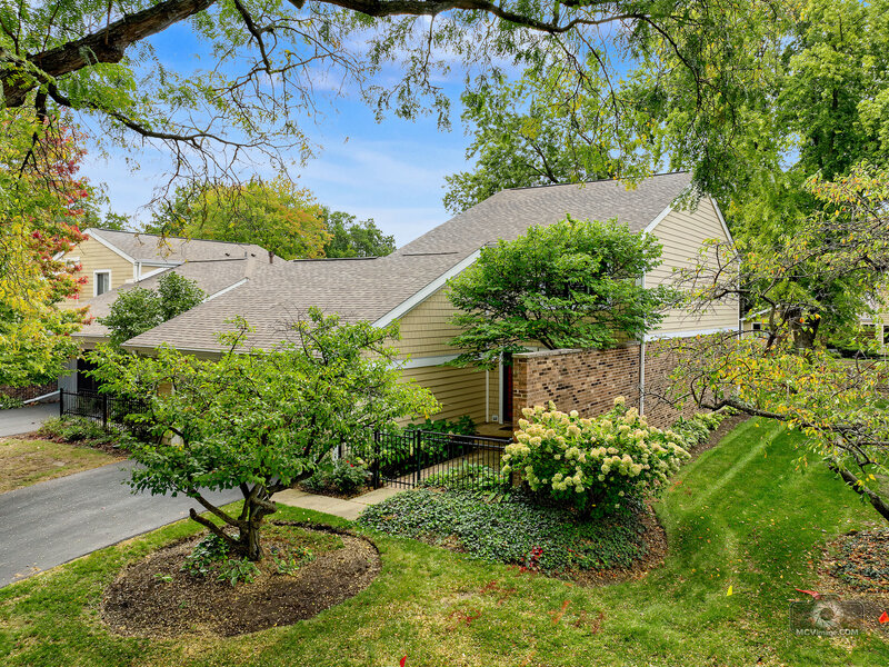 2098 Creekside Drive Wheaton IL 60189