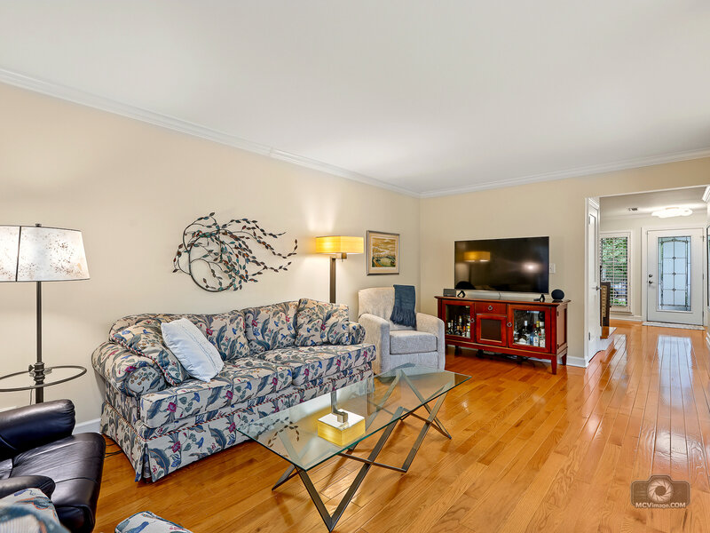 2098 Creekside Drive Wheaton IL 60189