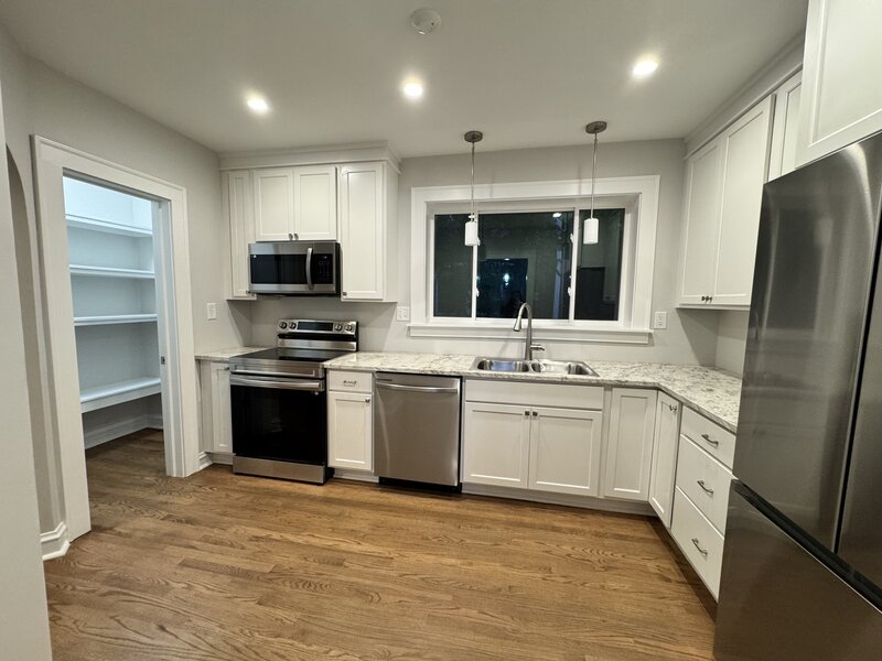 9412 S Hoyne Avenue Chicago IL 60643