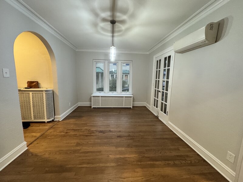 9412 S Hoyne Avenue Chicago IL 60643