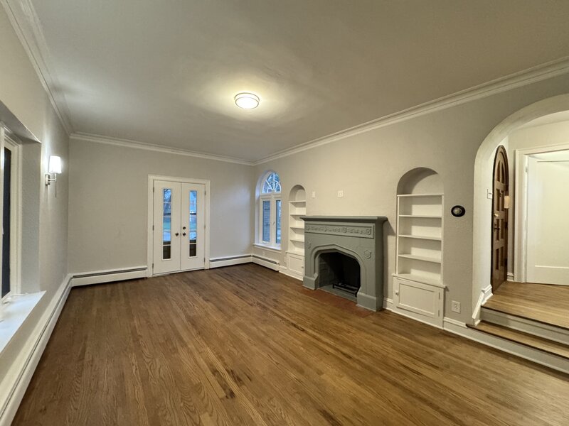 9412 S Hoyne Avenue Chicago IL 60643