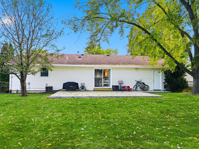 1687 S Green Meadows Boulevard Streamwood IL 60107