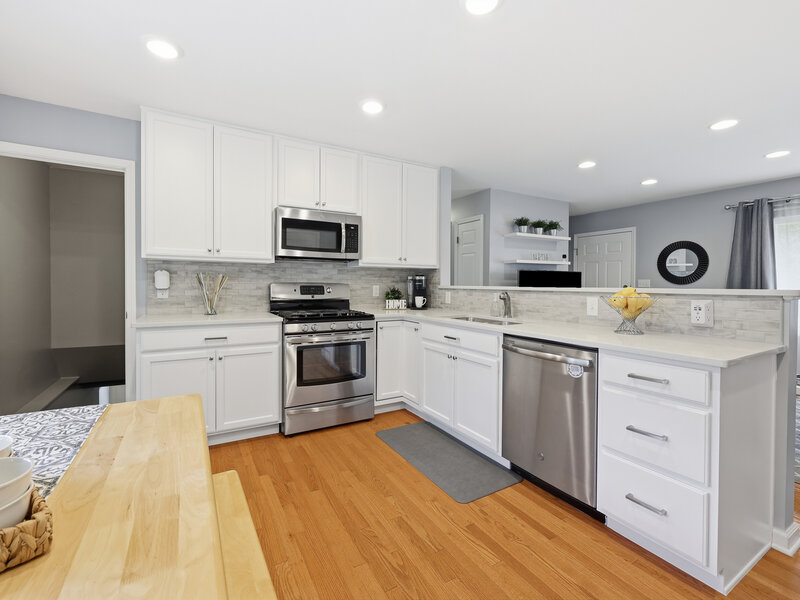 1687 S Green Meadows Boulevard Streamwood IL 60107