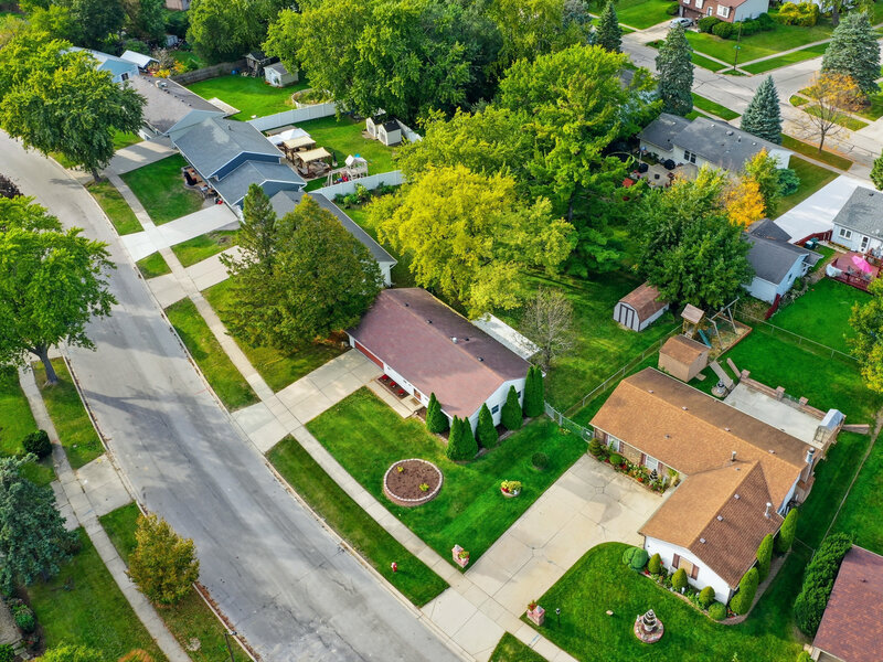 1687 S Green Meadows Boulevard Streamwood IL 60107