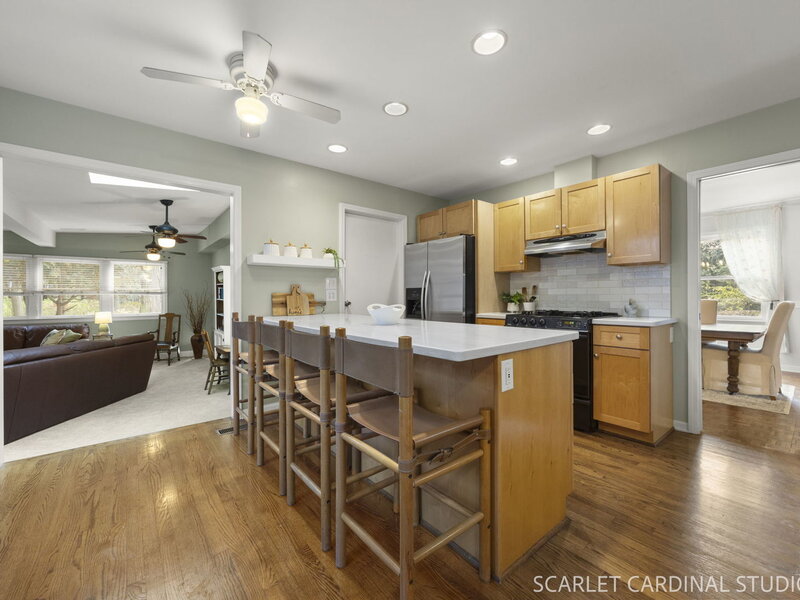 4 Thornapple Road St. Charles IL 60174