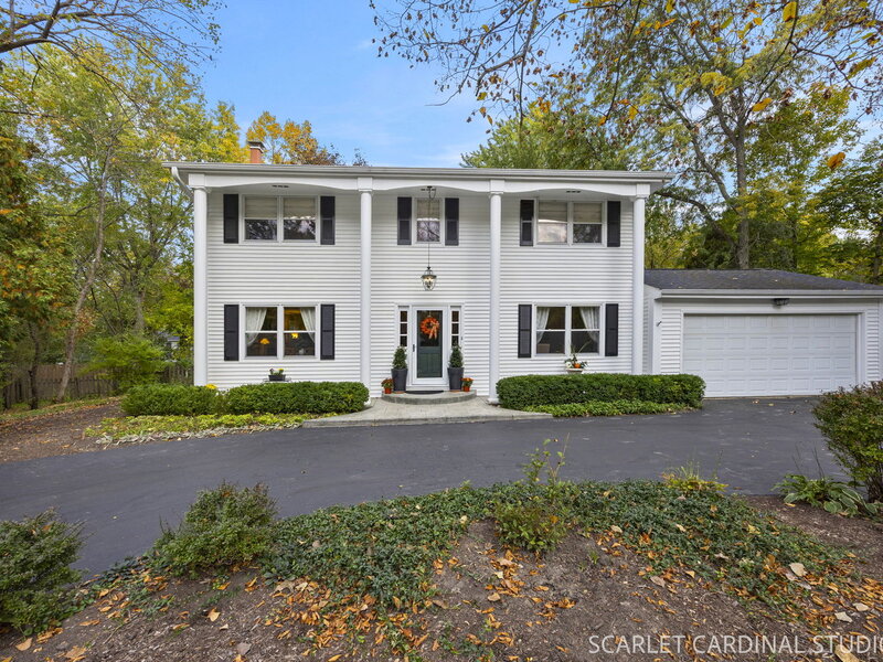 4 Thornapple Road St. Charles IL 60174