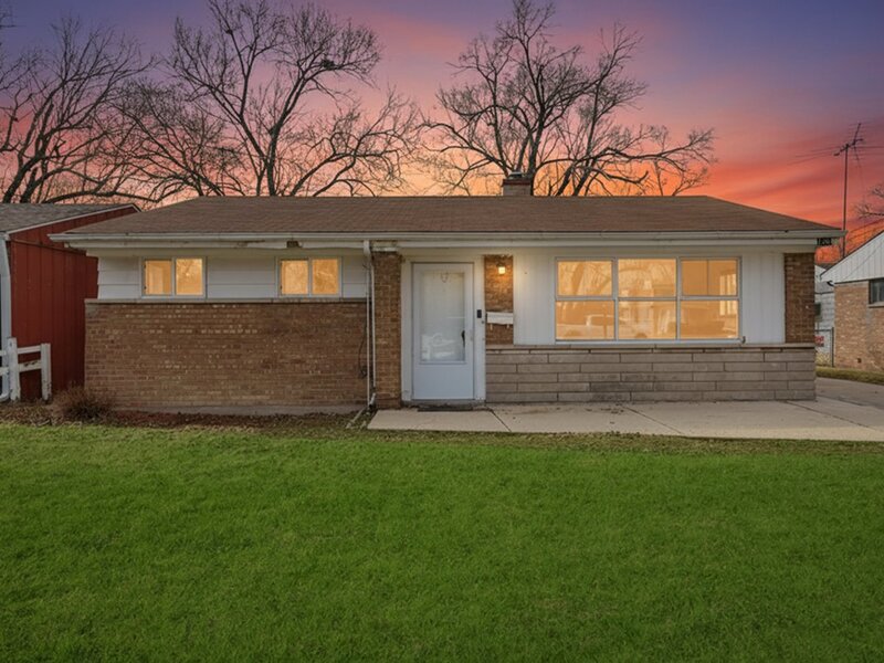 1354 Gordon Avenue Calumet City IL 60409