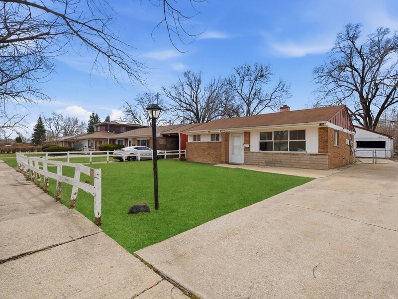 1354 Gordon Avenue Calumet City IL 60409