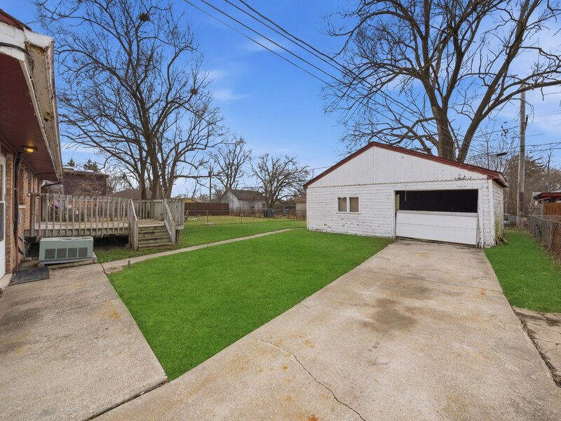 1354 Gordon Avenue Calumet City IL 60409