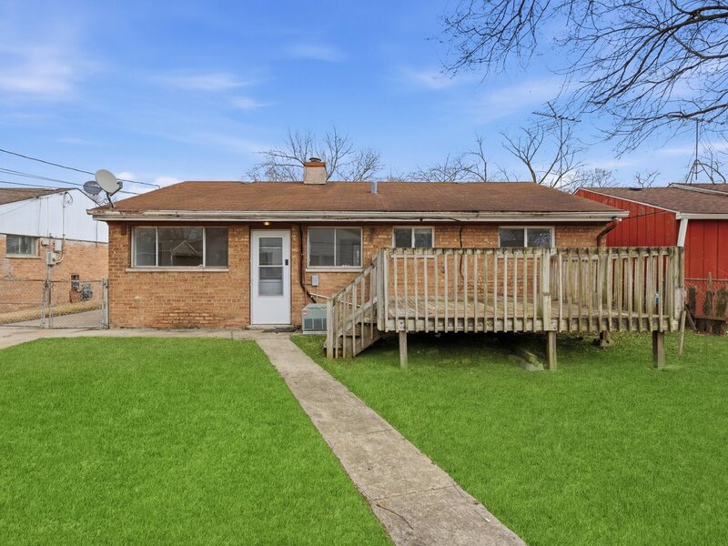 1354 Gordon Avenue Calumet City IL 60409