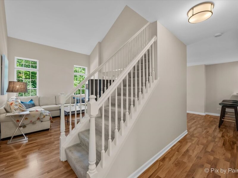 624 Daisy Lane Roselle IL 60172