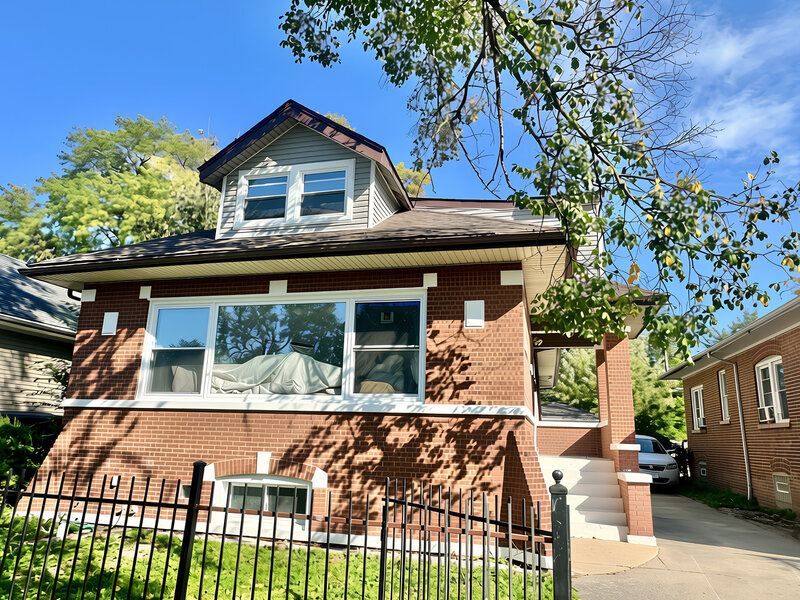 10145 S Lafayette Avenue Chicago IL 60628