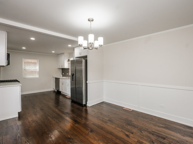 10048 S Saint Lawrence Avenue Chicago IL 60628