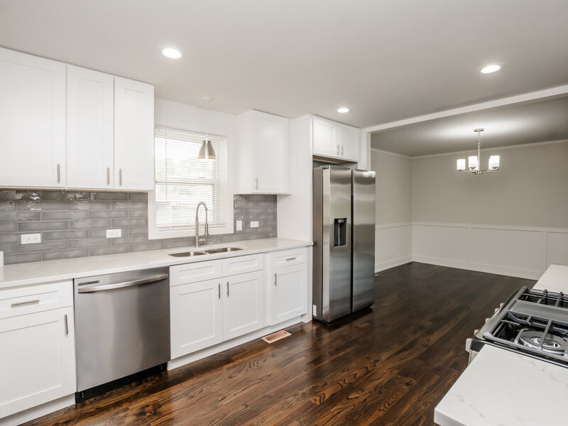 10048 S Saint Lawrence Avenue Chicago IL 60628