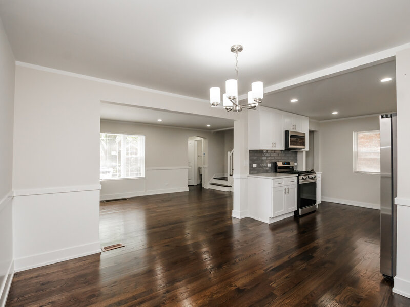 10048 S Saint Lawrence Avenue Chicago IL 60628