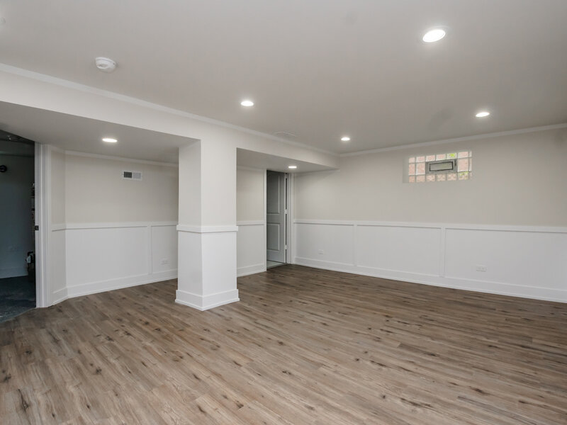 10048 S Saint Lawrence Avenue Chicago IL 60628