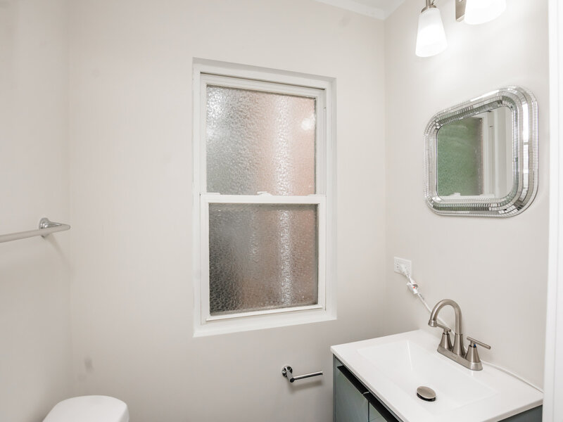 10048 S Saint Lawrence Avenue Chicago IL 60628