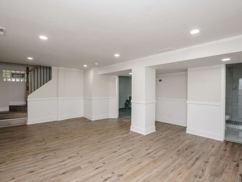 10048 S Saint Lawrence Avenue Chicago IL 60628