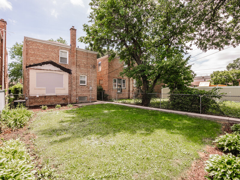 10048 S Saint Lawrence Avenue Chicago IL 60628