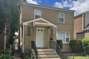 Photo of 10048 S Saint Lawrence Avenue Chicago IL 60628