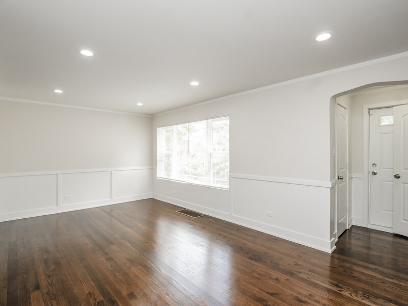 10048 S Saint Lawrence Avenue Chicago IL 60628