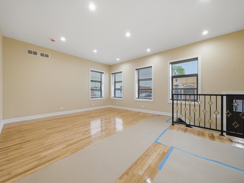 2600 W 25th Street Chicago IL 60608