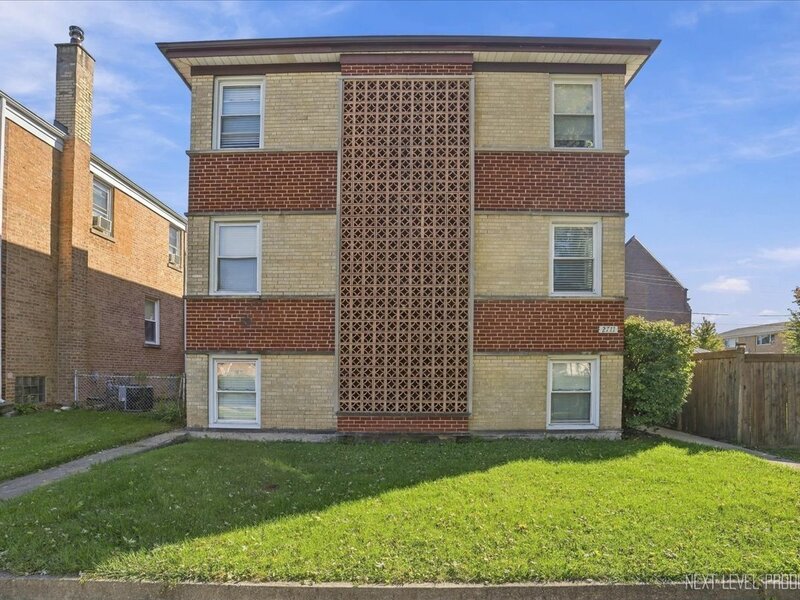 2711 N 72nd Court Elmwood Park IL 60707