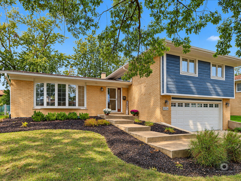 15224 Walnut Road Oak Forest IL 60452