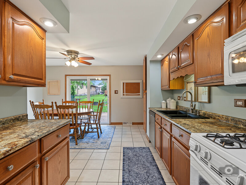 15224 Walnut Road Oak Forest IL 60452