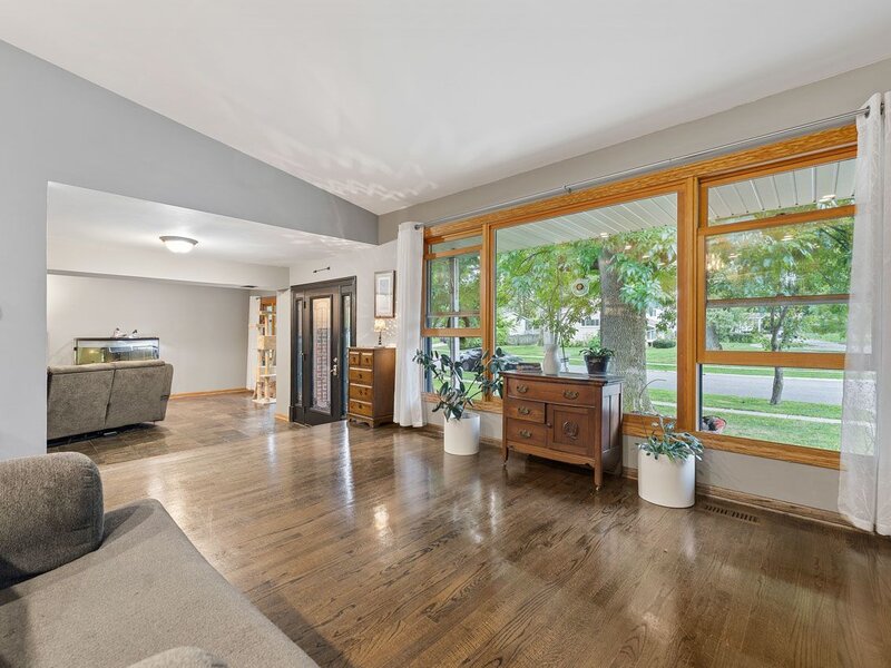 430 Spruce Drive Schaumburg IL 60193