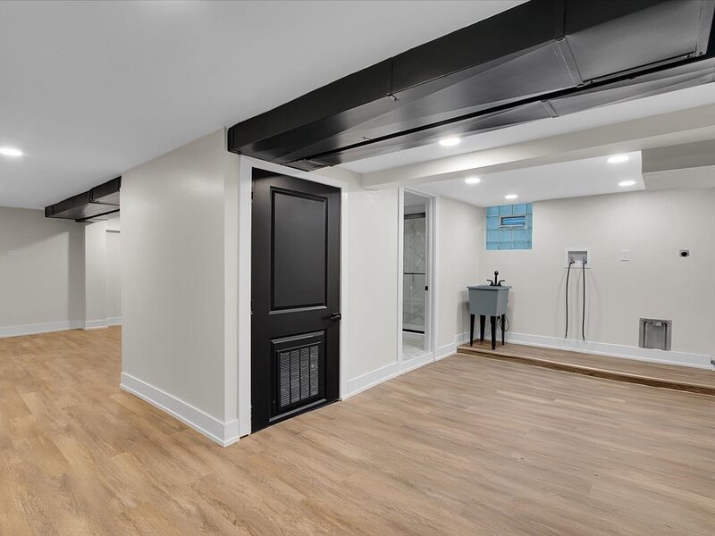 5465 W Cortez Street Chicago IL 60651