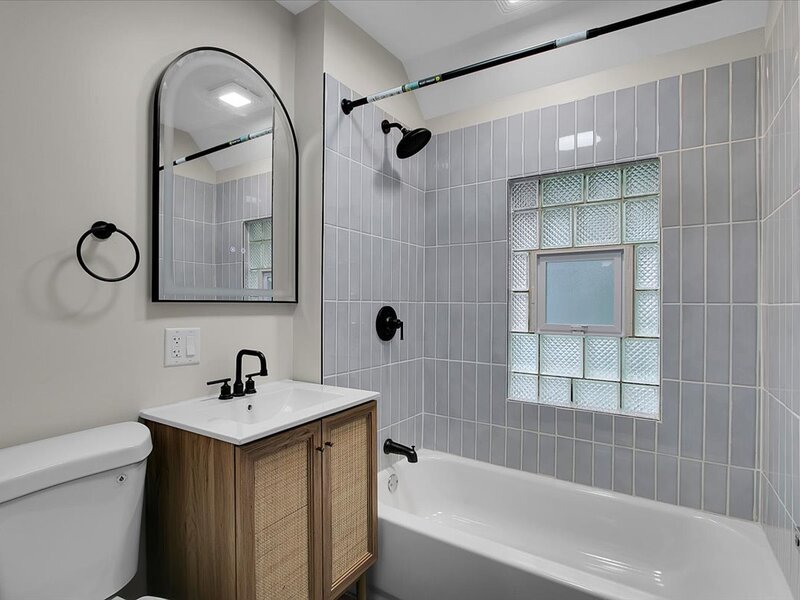 5465 W Cortez Street Chicago IL 60651