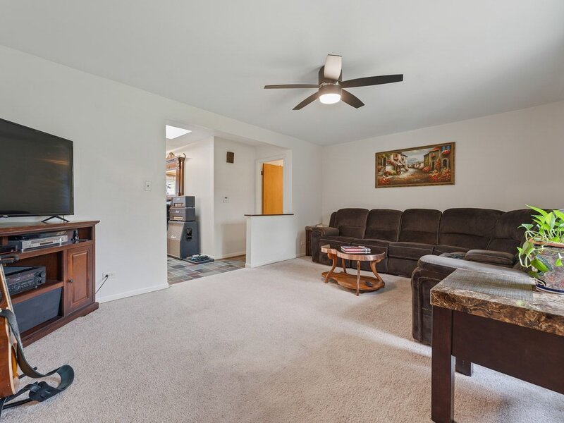 641 Clearmont Drive Elk Grove Village IL 60007