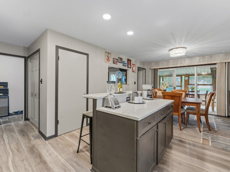 641 Clearmont Drive Elk Grove Village IL 60007