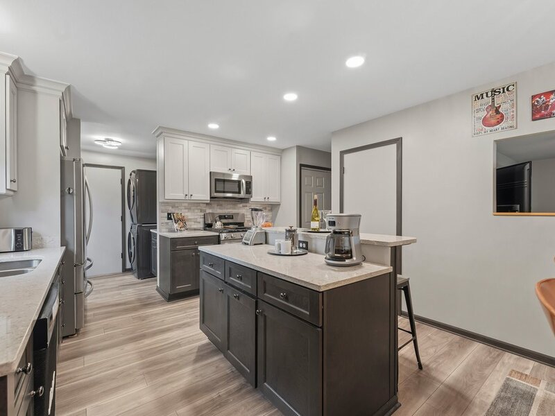 641 Clearmont Drive Elk Grove Village IL 60007