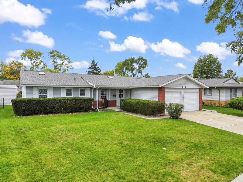 641 Clearmont Drive Elk Grove Village IL 60007