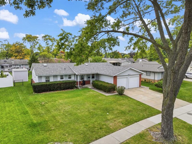 641 Clearmont Drive Elk Grove Village IL 60007